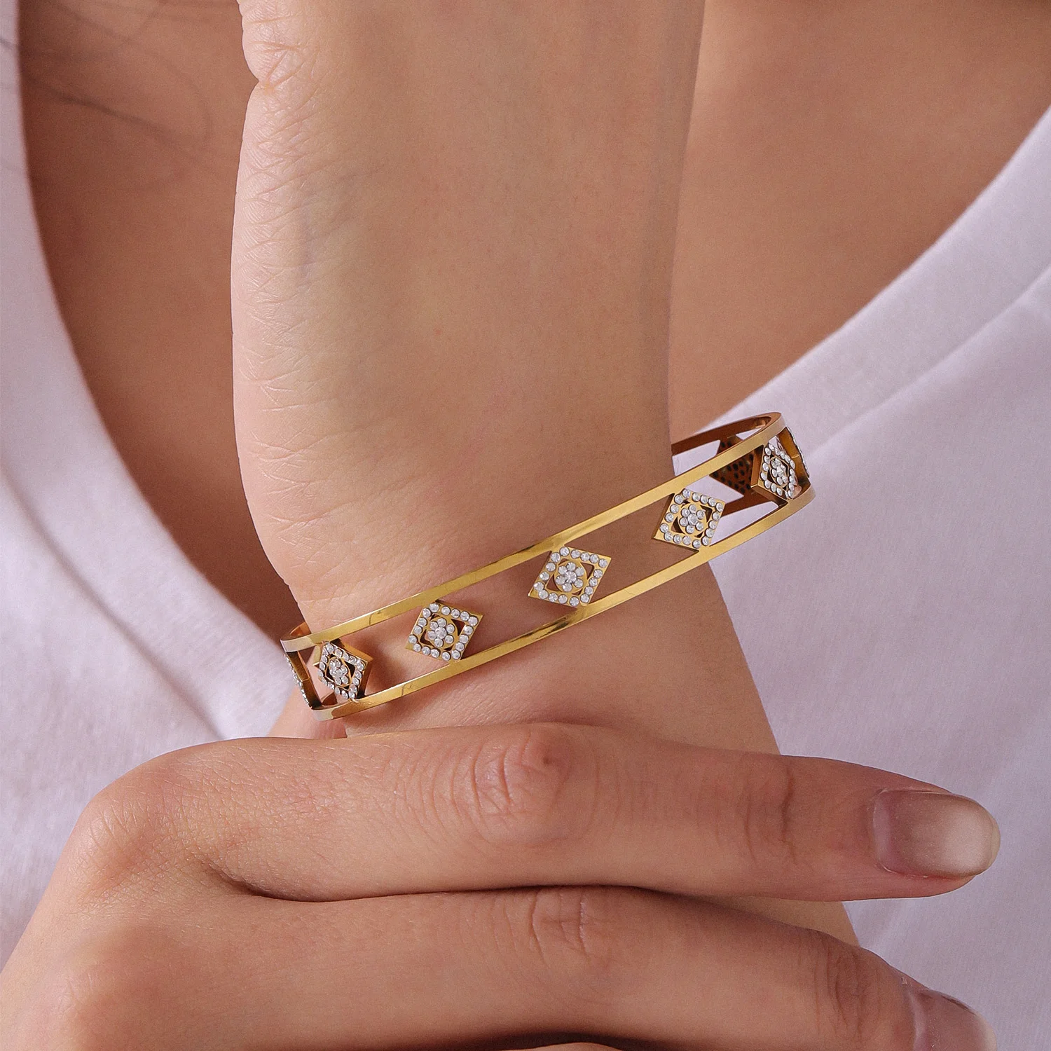 

Open Hollow Bangle Zirconia Hip Hop Luxury Jewelry 18K Gold Plated Stainless Steel Anniversary Birthday Gift for Women Men