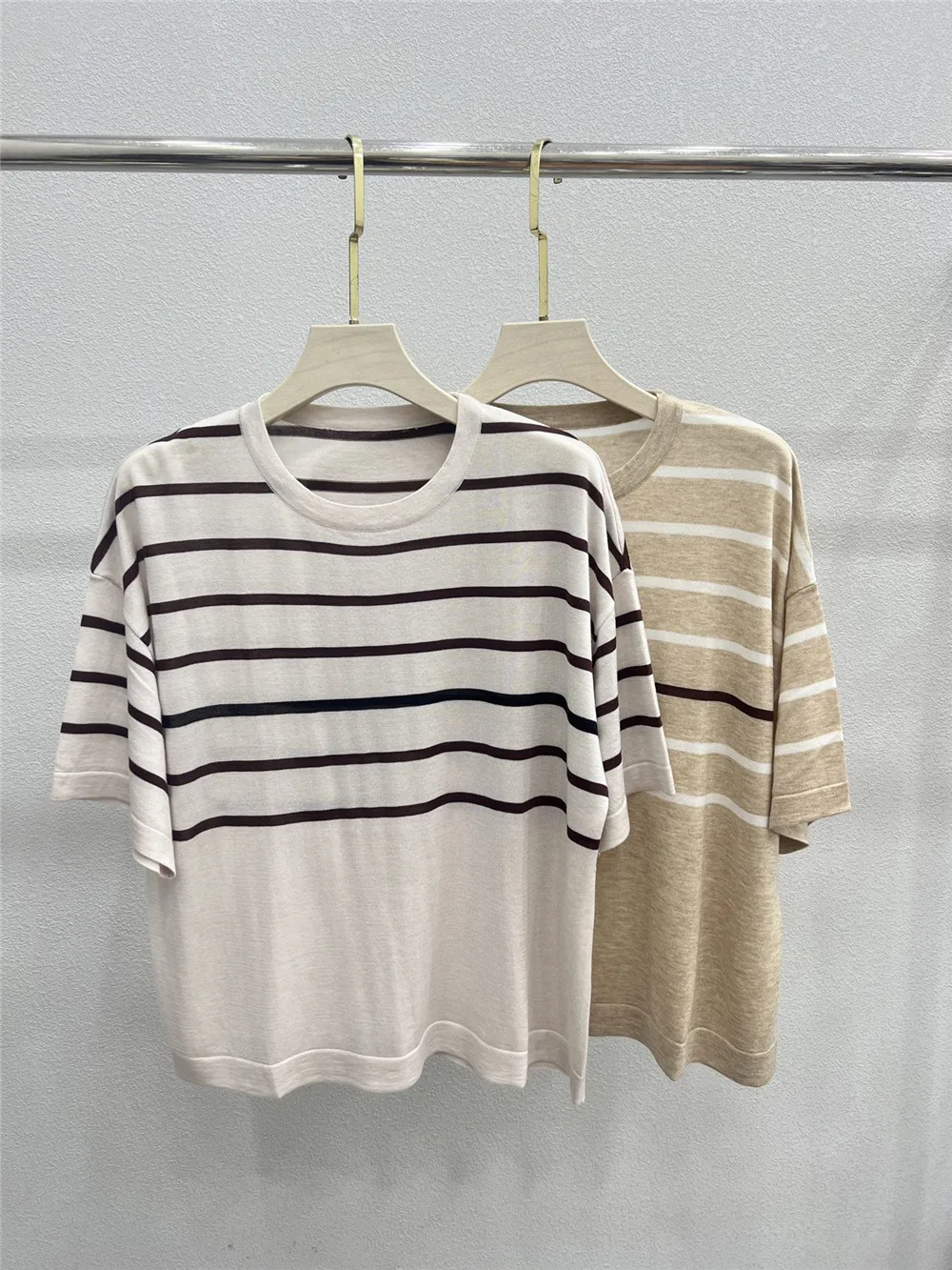 

Женский полосатый трикотажный топ свободного кроя с круглым вырезом и коротким рукавом, летний, повседневный, дышащий, эластичный, комфортный трикотаж