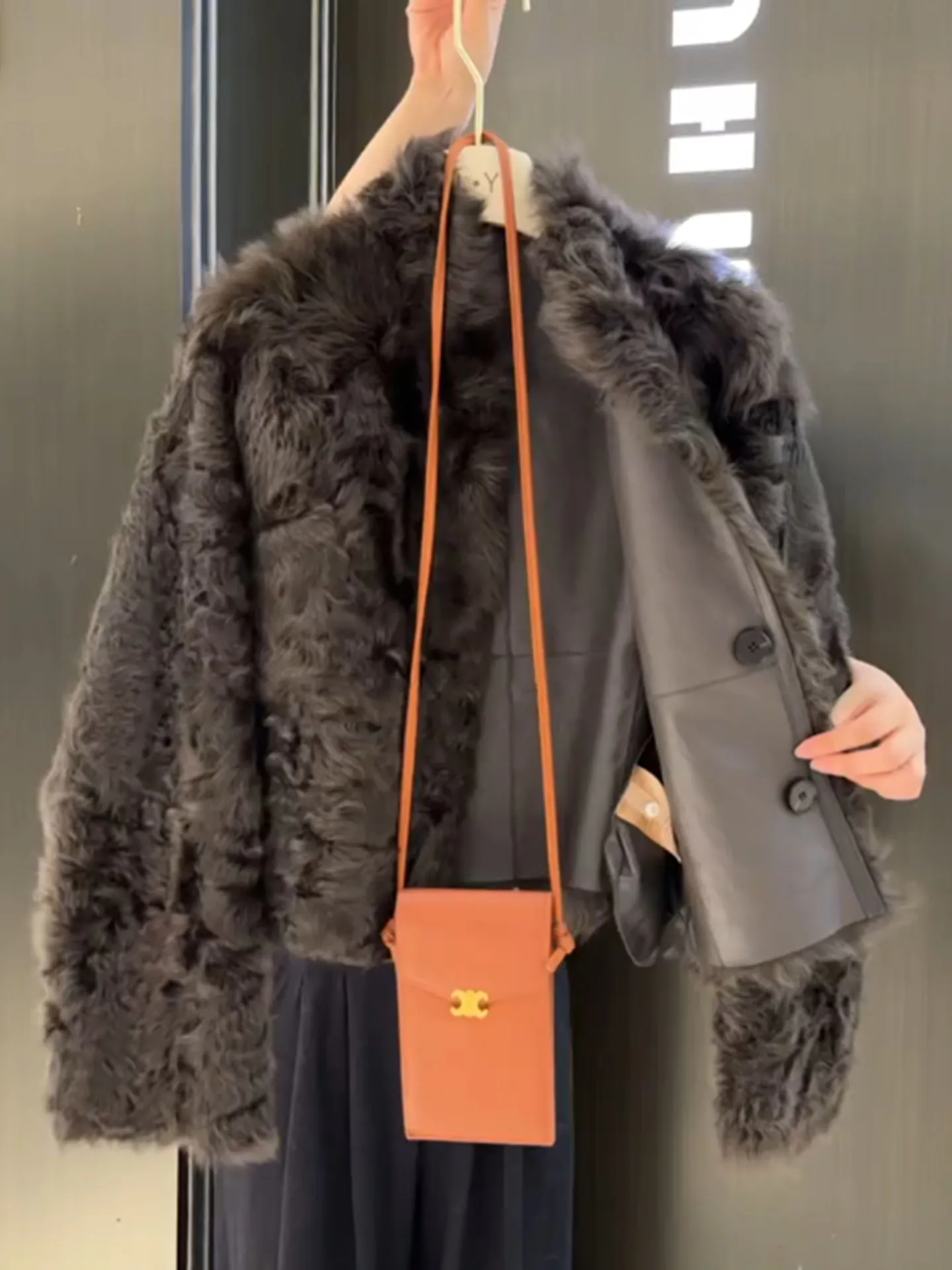 Casaco Externo Único de Couro e Pele para Mulheres, Novo Lançamento de Inverno, Casual, Forrado