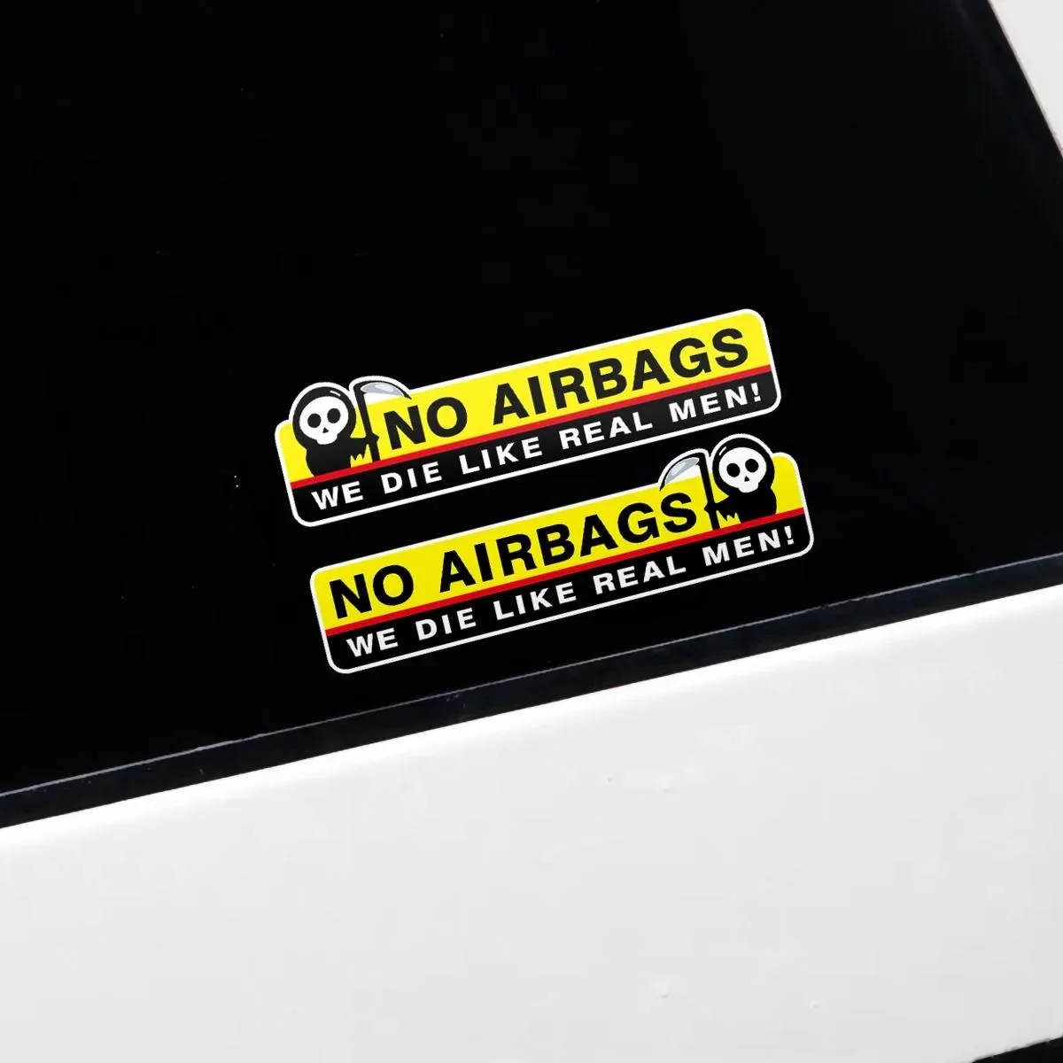 Autocollants réfléchissants avec slogan amusant « Pas d'airbags, nous mourons comme de vrais hommes », autocollants universels pour voiture, moto, scooter, toutes les pièces