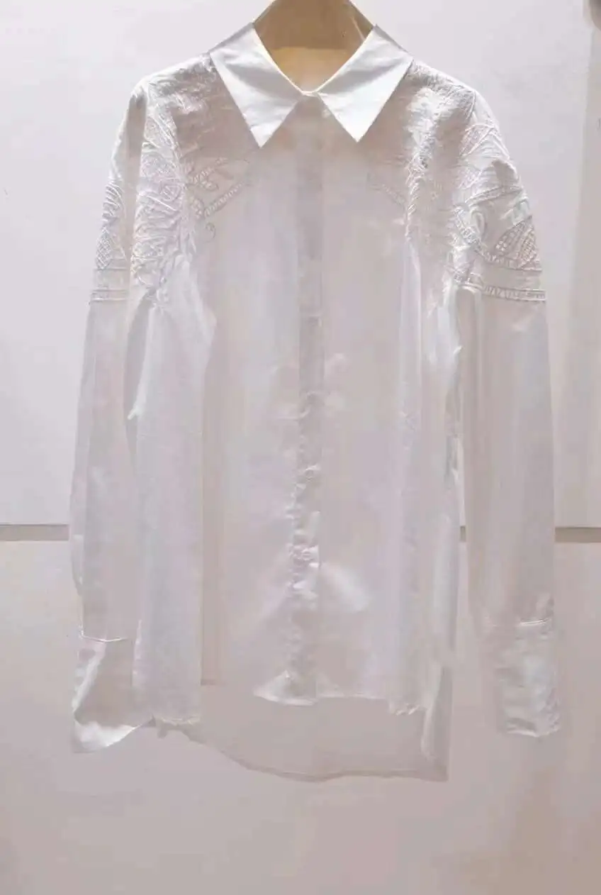 Nieuw in 2024 Herfst uitgehold borduurwerk katoenen shirts dames lange mouw losse casual halflange knoppen omhoog blouses dames top