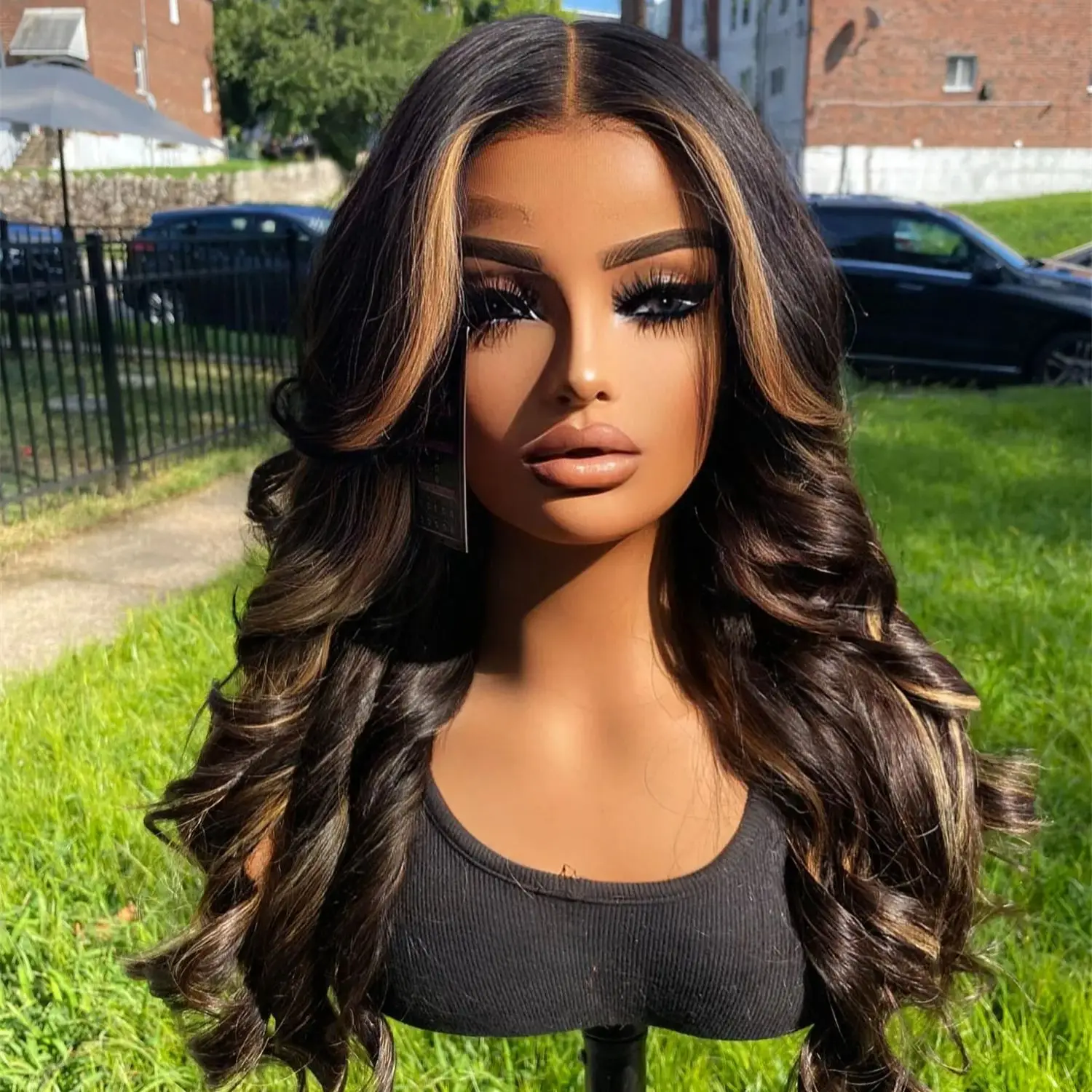 perruque-lace-frontal-20-pouces-marron-avec-meches-balayage-synthetique-de-haute-qualite-resistante-a-la-chaleur-a-ondulations-naturelles-laches-pour-usage-quotidien-et-cosplay