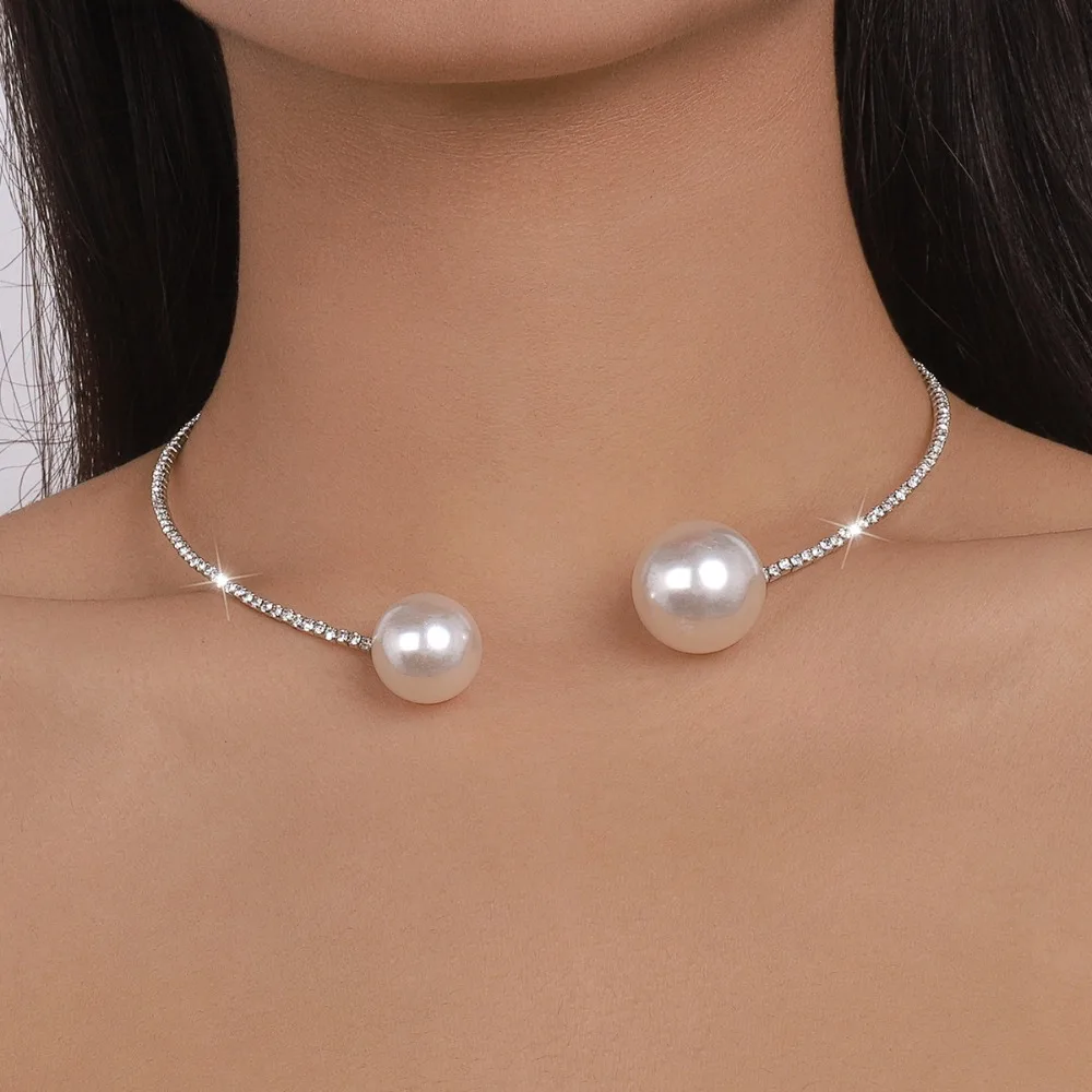 Korean Style Heart Collar Choker Gold and Silver Girl Charm Large Pearls Necklace Simple Rhinestone Open Collar Necklace Gift