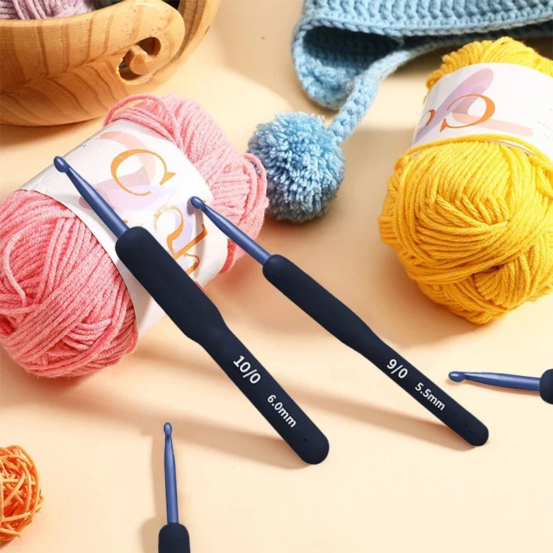 9Pcs Blue Soft Handle Crochet Set DIY Sweater Knitting Crochet With Tool Kit Silicone Non Slip Crochet Sewing Tool