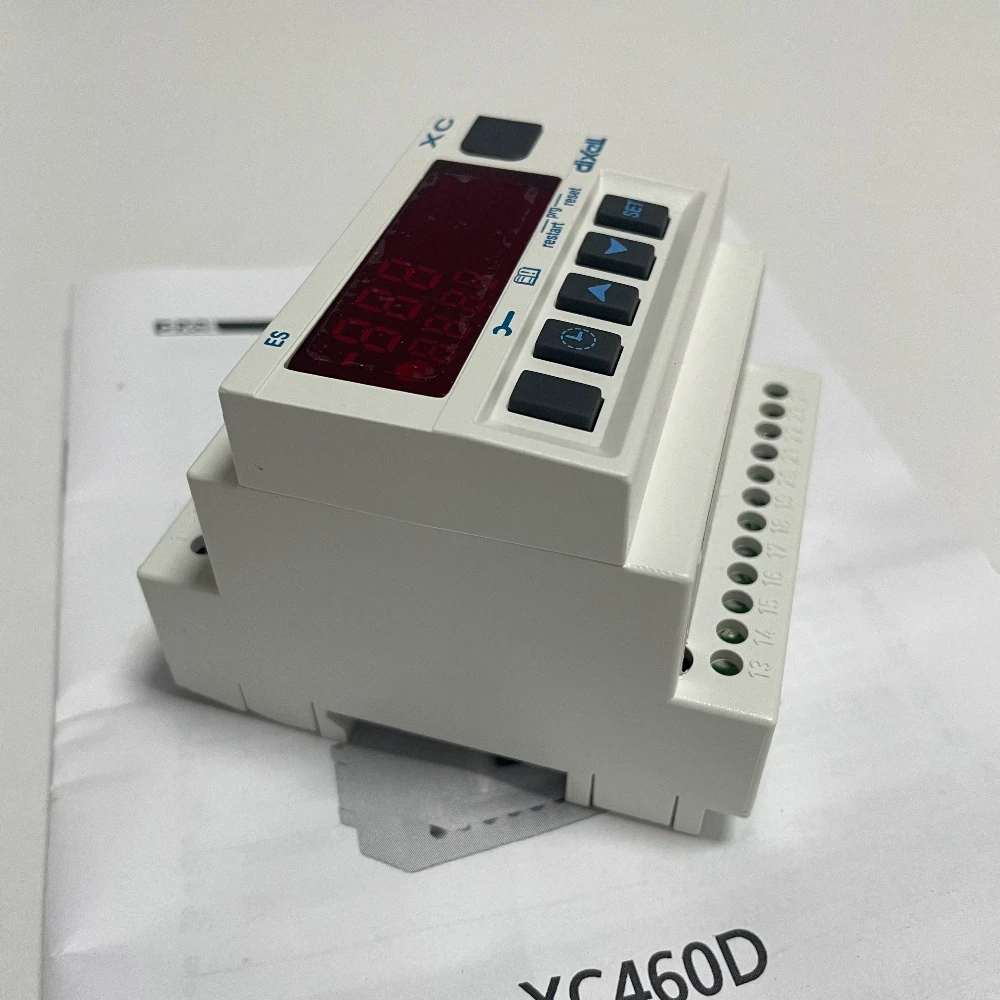 Copeland XC460D-5B00E Dixell Electronic Six Compressors Parallel Controller Unit Temperature Controller