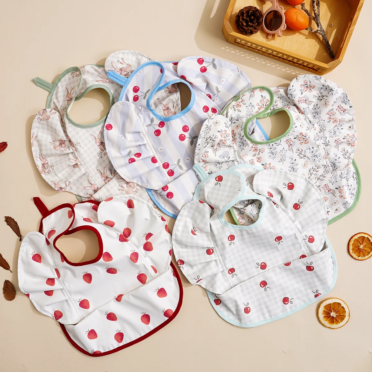 

Elinfant Soft PU Baby Bib With Pocket Waterproof Dining Bib Easy Clean Quick Dry Cute Style Fashion Toddler Kids Bibs Smock