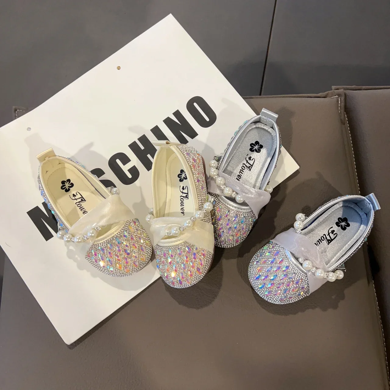 

Children Princess Shoes Shiny Crystal Girls Dance Performance Shoes Sweet Beading 2025 New Fashion Kids Flats Non-slip Elegant