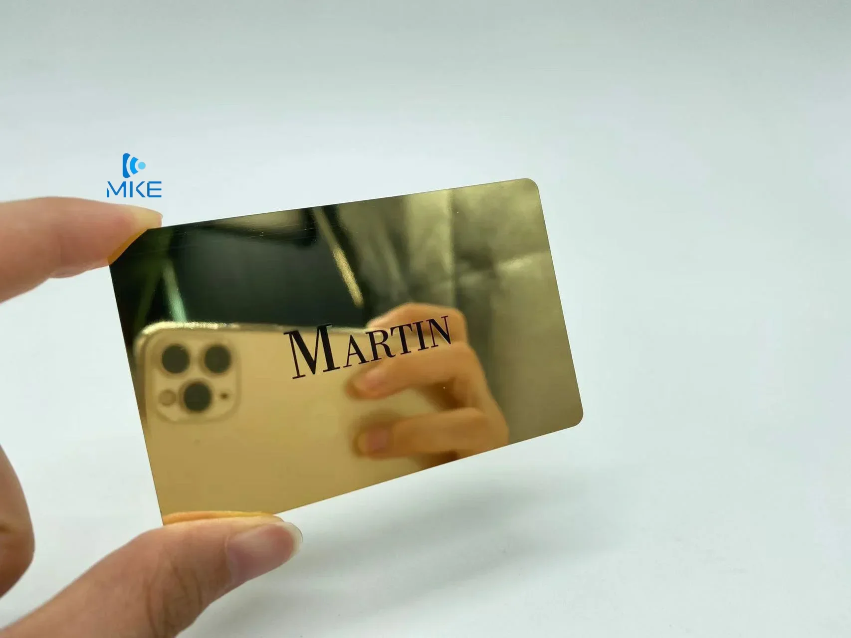 بطاقات معدنية من الفولاذ المقاوم للصدأ باللون الأسود