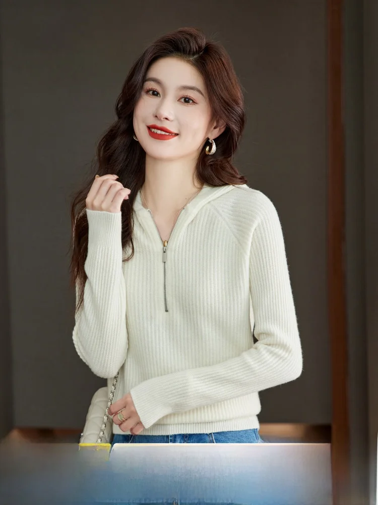 

Spring 2024 Women's Slim Fit Woolen Sweater with Hat Inner Wear Striped Sweet Versatile Snow Flying Brand Commute Style