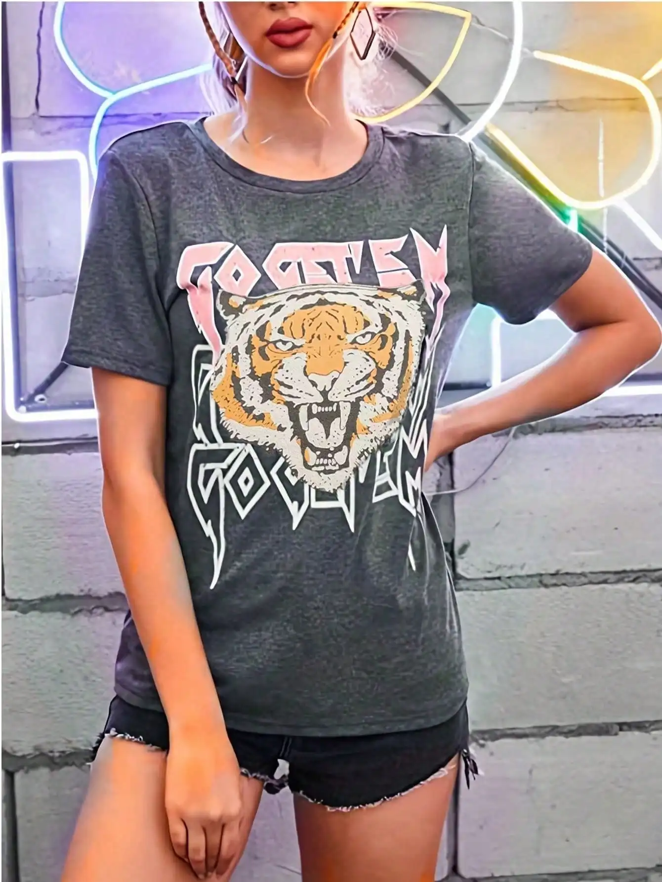 Women 100% Polyester Knit Crew Neck T-Shirt Retro Tiger Graphic Print Short Sleeve Casual Loose Vintage Rock Style Basic Tee Top