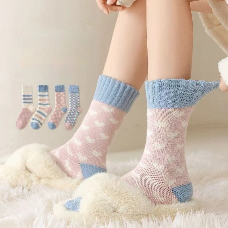 4 pares grosso aconchegante thermo feminino meados de bezerro meias escola outono inverno térmico quente fofo curto meias quentes para meninas conjunto de meias de aperto