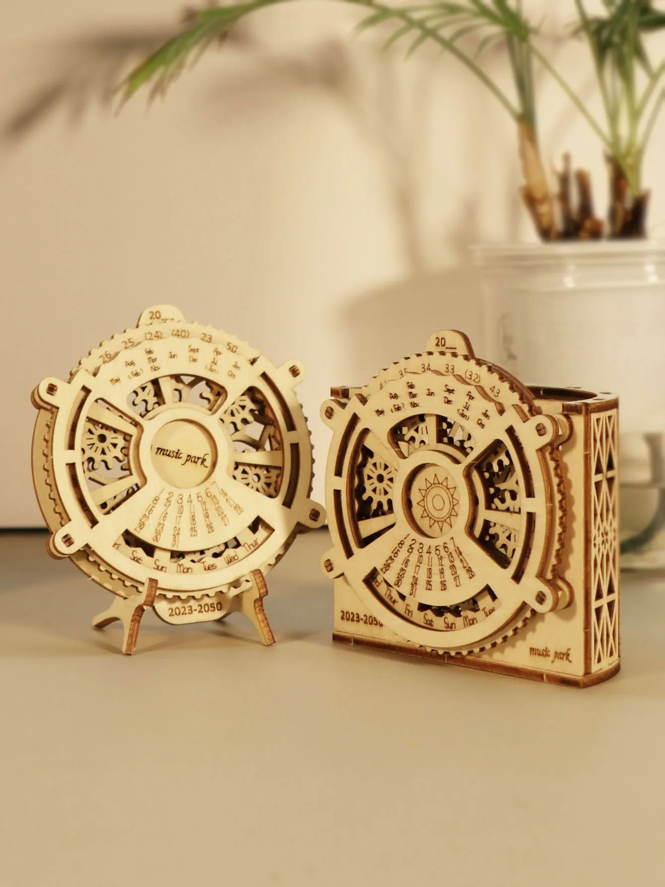 

2Sets 3D Wooden Puzzle Perpetual Calendar Mechanical Gears Toy Building Set Brain Teaser Games Engineering Toys model kits handm