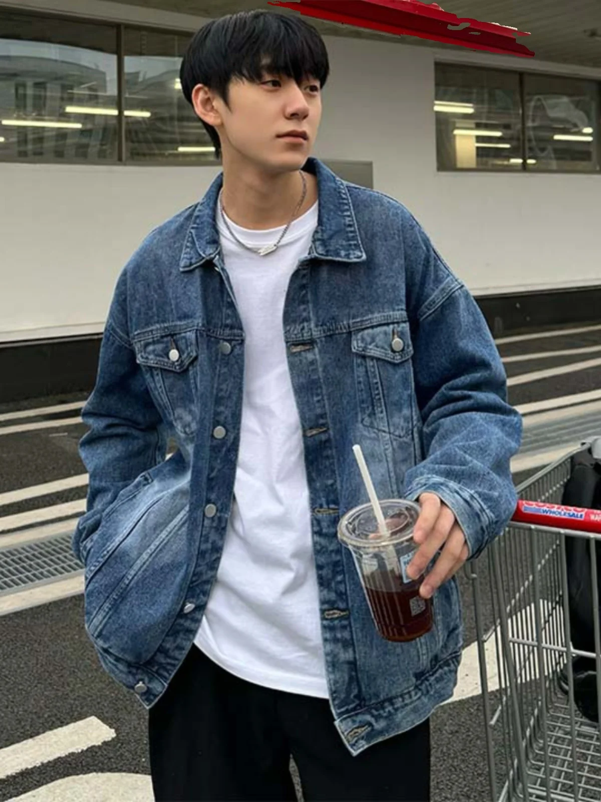 

Мужская джинсовая куртка для весны и осени в стиле High Street: модная, стильная, свободного кроя, на молнии, в американском уличном стиле