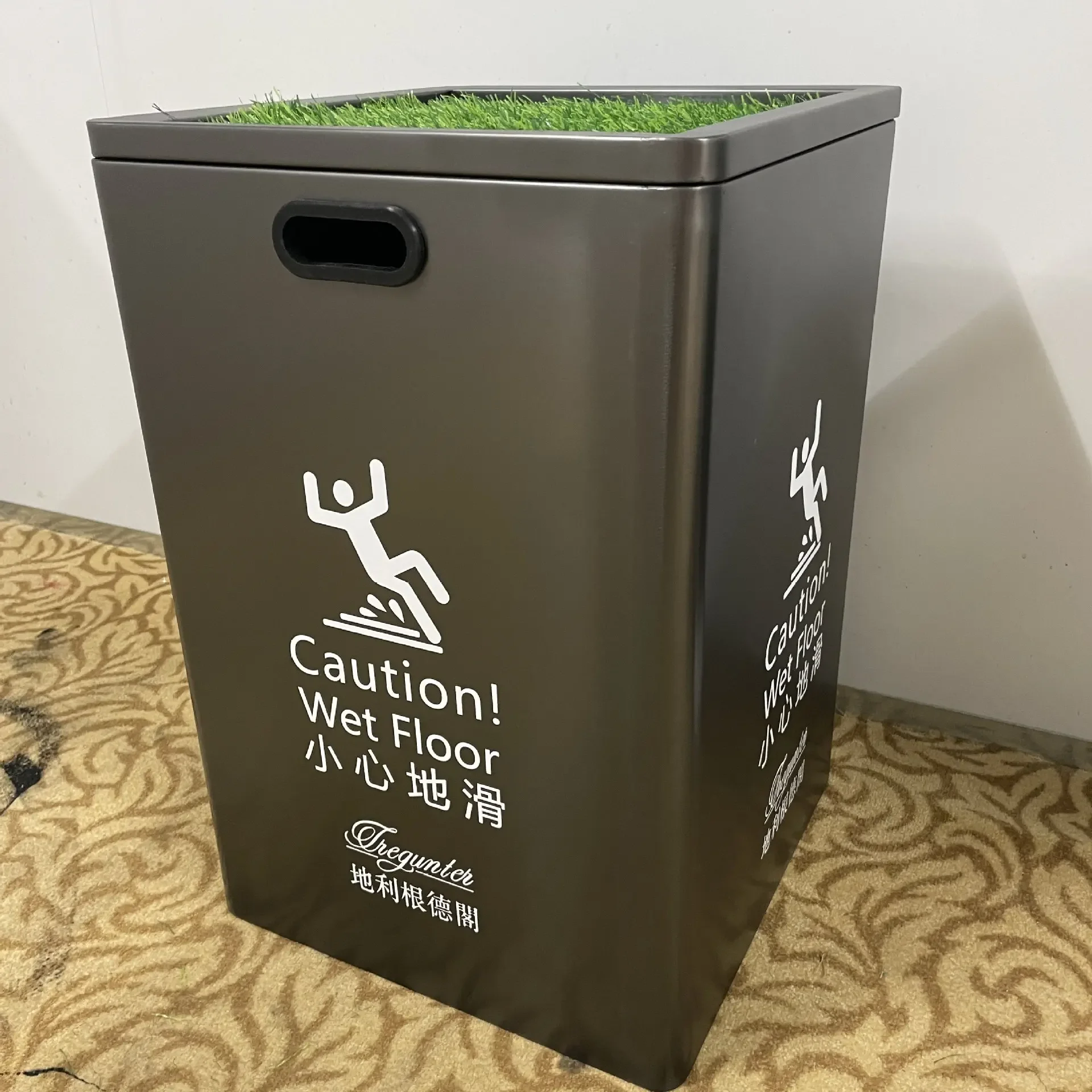 Outdoor stainless steel flower box shopping mall multi-functional bucket elevator entrance wrought iron isolation belt sales