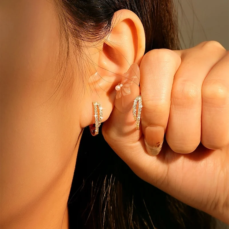 Rrjzz D-Color Lab Created Diamond Huggie-Ohrringe, doppellagige, versetzte Kreuz-Moissanit-Creolen für Damen, Schmuckgeschenke – Detail 20