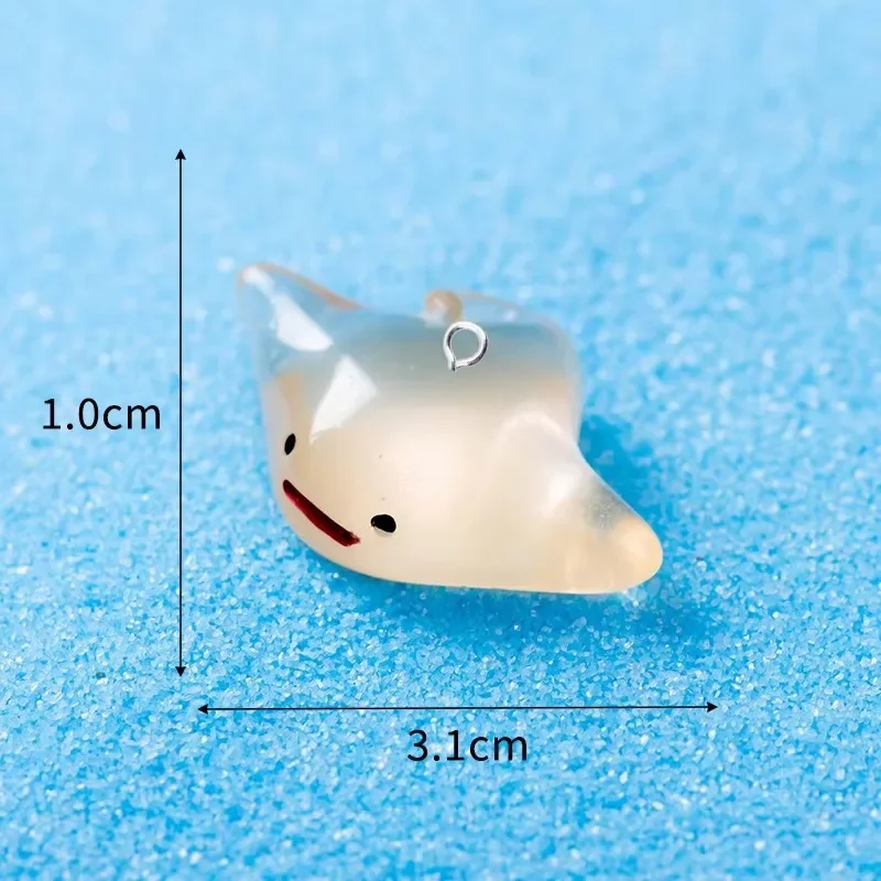 10pcs Kawaii Luminous Manta Ray Resin Charms Glow in Dark Evil Fish Animal Pendants DIY Crafts for Earring Keychain Jewelry