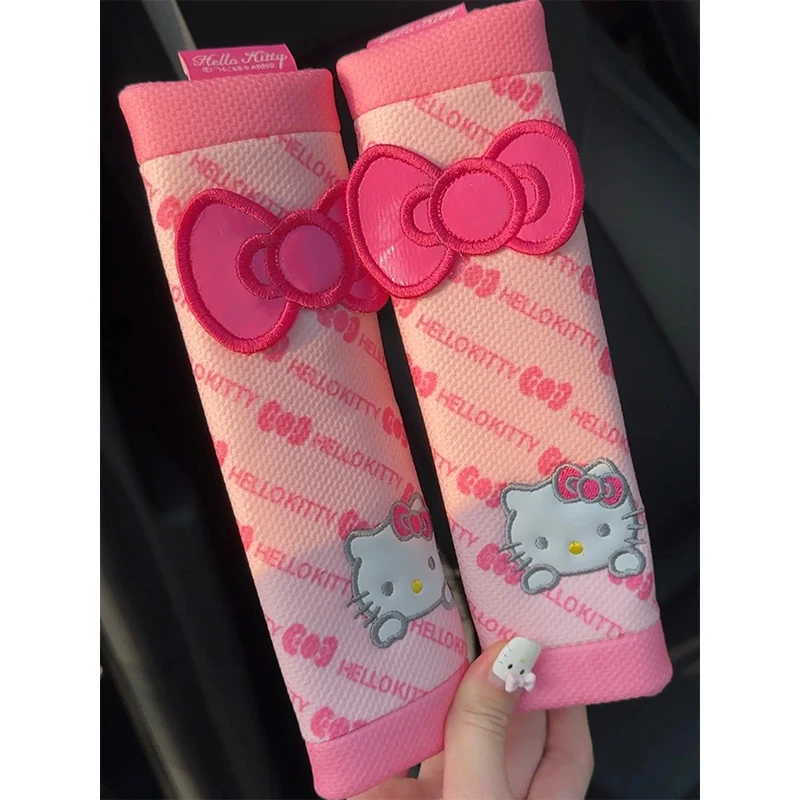 Pokrowiec na pas bezpieczeństwa do samochodu Sanrio Hello Kitty Pokrowiec ochronny na pas bezpieczeństwa Pluszowe akcesoria samochodowe Ozdoba na pas bezpieczeństwa do samochodu Materiały eksploatacyjne