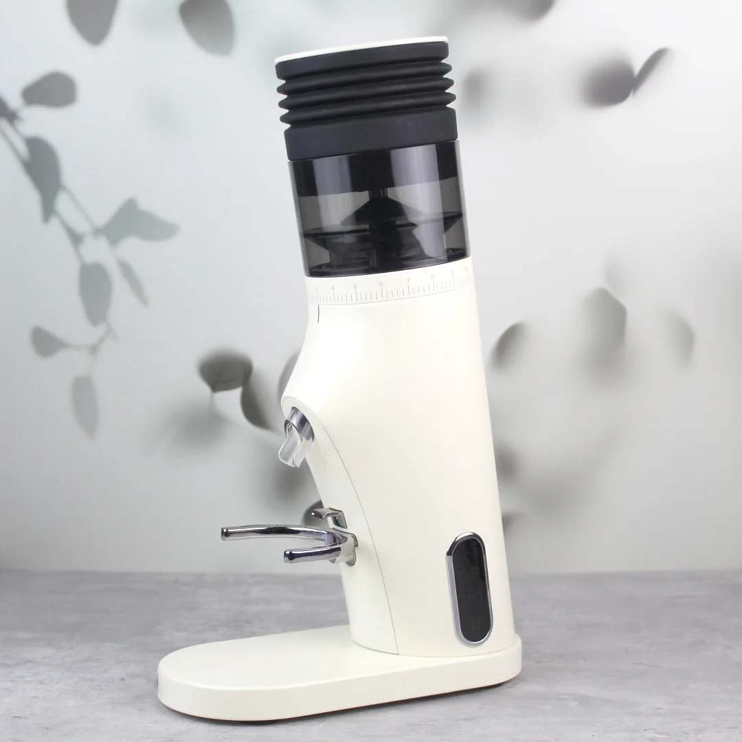 

Bean grinder cleaning and blasting bean warehouse blowing air to prevent residual powder pressing air blowing small