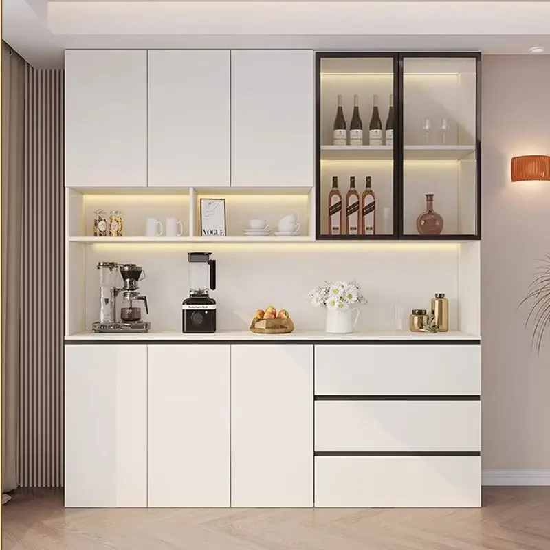 خزانة جانبية لتناول الطعام مدمجة مع خزانة النبيذ الخفيفة على الحائط وغرفة المعيشة المنزلية وتخزين مطبخ الشاي البسيط