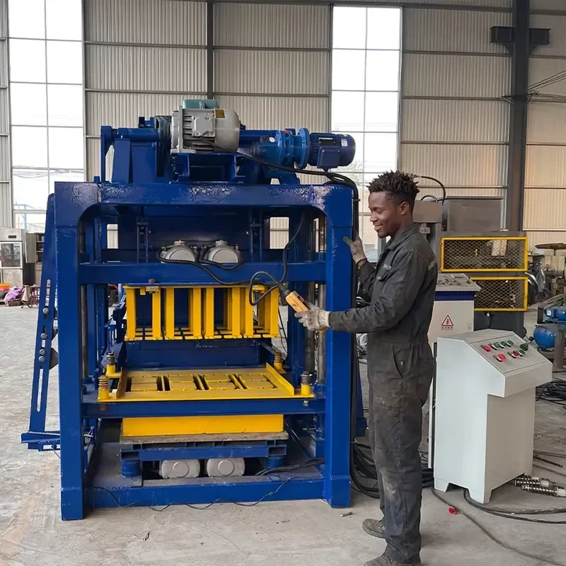 Easy Operation Semi Automatic Hollow Concrete Block Making Machine QTJ4-28 Brick Machine