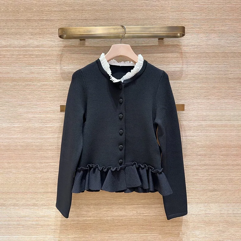 

【Gift Free】2026 Early Spring French Niche Lace-Trim Spliced Collar Slim-Fit Playful Ruffle Button Knit Cardigan for Women