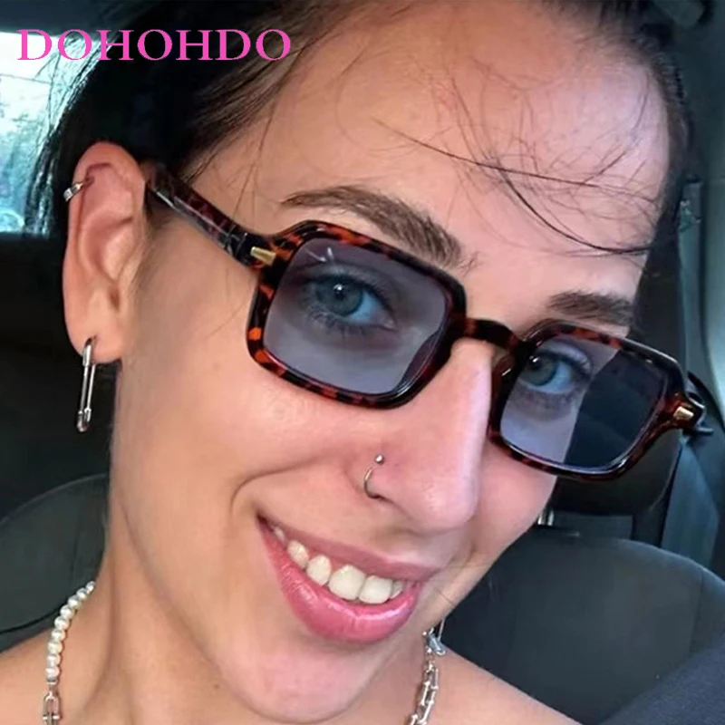 

Classic Luxurious Square Rivets Sunglasses Women 2025 Vintage Brand Designer Glasses Men Anti-glare Shades Female Eyewear UV400