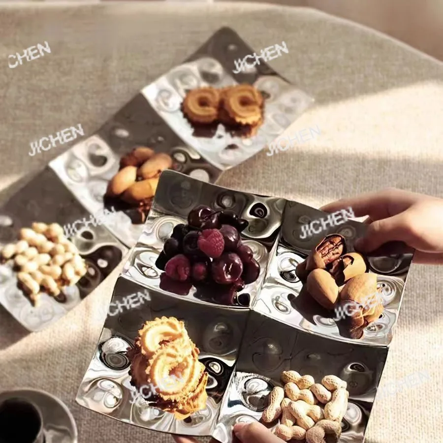 

Скандинавский свет, роскошный дизайн в домашнем стиле, три тарелки с фруктами, хранение фруктов и овощей, экологически чистая комбинация сухофруктов