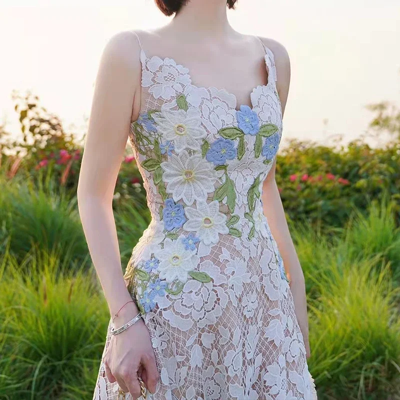 Vestido de encaje blanco para mujer, Vestido de flores bordado con tirantes finos, sin mangas, Vestido ajustado para vacaciones de verano, ahuecado