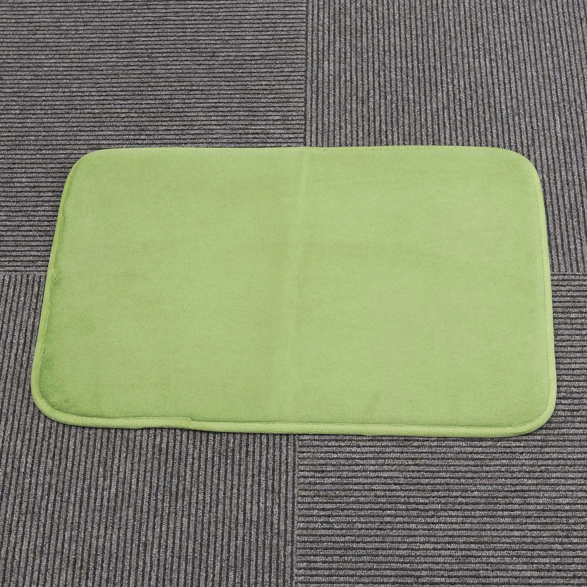 

2Pcs Door Mat Coral Fleece Non Slip Bath Rug Light Green Super Absorbent Washable Floor Mat Anti Slip Indoor Door Carpet 40x60cm