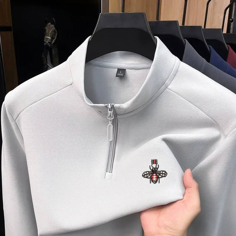 Camisola masculina de inverno luxuosa, com zíper e gola meio lapela, bordado requintado de abelha, tecido grosso e confortável, da marca de moda.