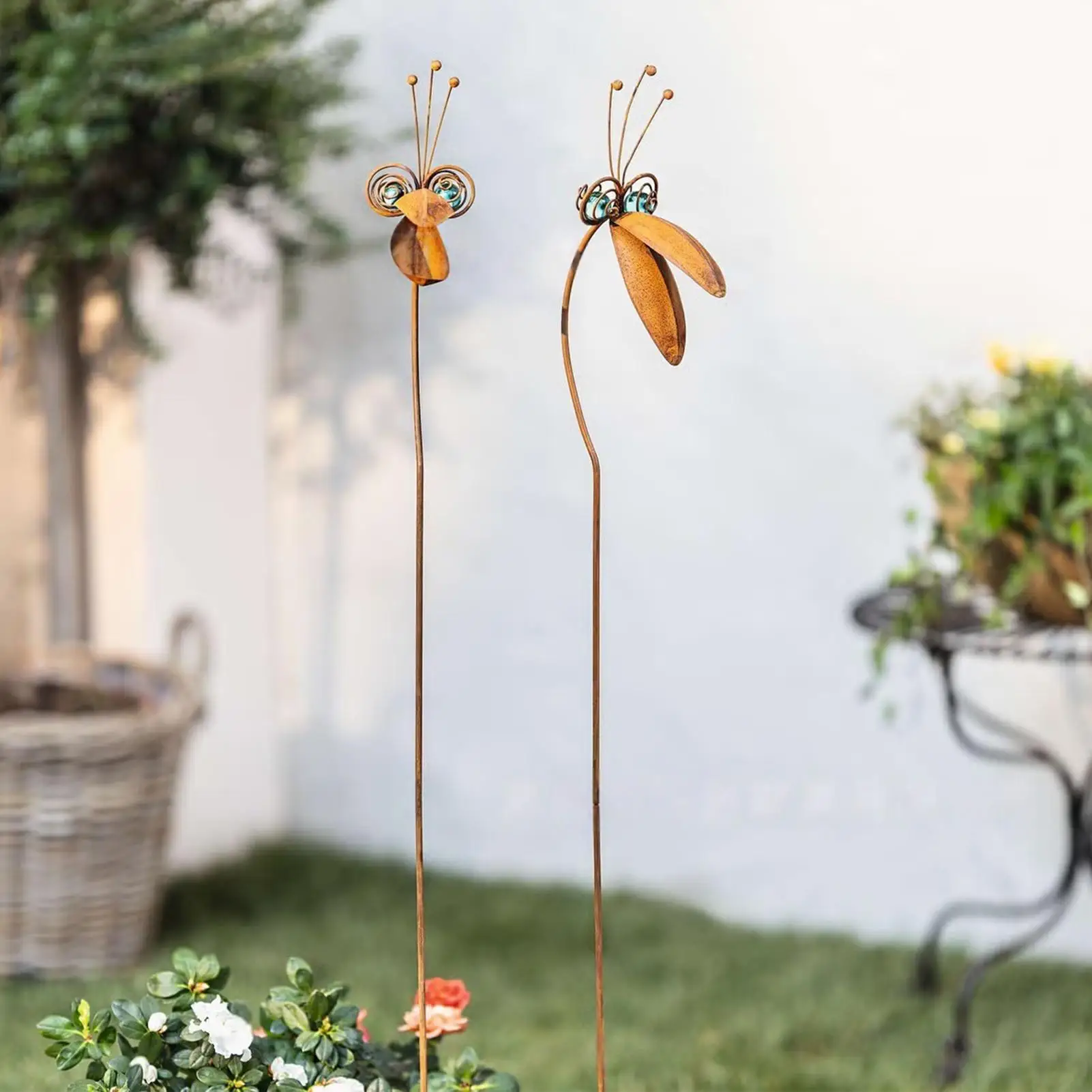 Garden Stakes Metal Rustic Bird Yard Decor Outdoor Animal Sculpture Lawn Stake for Patio Pathway Driveway Lawn Porch Balcony