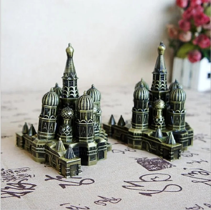 New International Synchronization Office Metal Kremlin Building Decoration Model Onion Head Princess Palace Desktop Decor