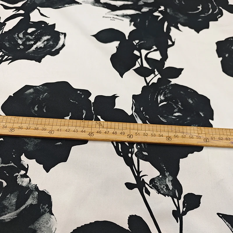 Spring and Summer Fashion Twill Cotton Printed Fabric Custom Simulation Silk Women\'s Dress Black Rose DIY High-end  Fabric