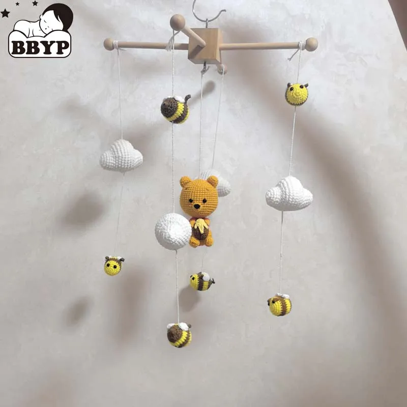 

Вязаная крючком мобильный колокольчик для кровати, мягкий фетр, мультяшный медведь, мобильная подвесная музыкальная шкатулка, колокольчик для кровати, подвесной кронштейн, подарок
