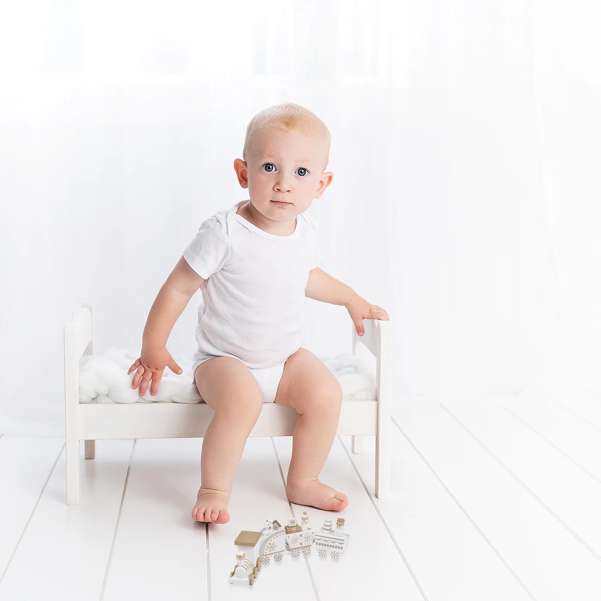 

4pcs Wooden Train Head Eco-Friendly Christmas Decor For Tabletop Shelf Display Showcase Ornament Gift Set Train