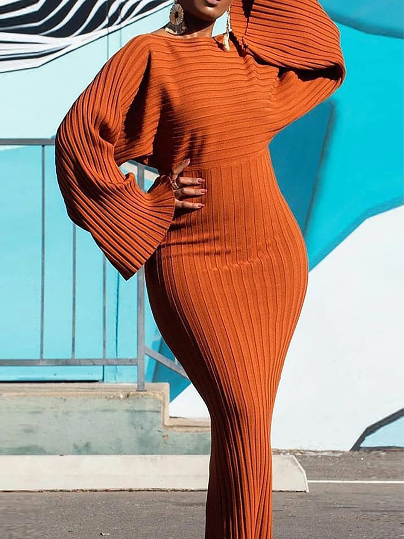 

Женское вязаное облегающее платье-свитер с длинным рукавом и вырезом-лодочкой, миди/макси, 2026