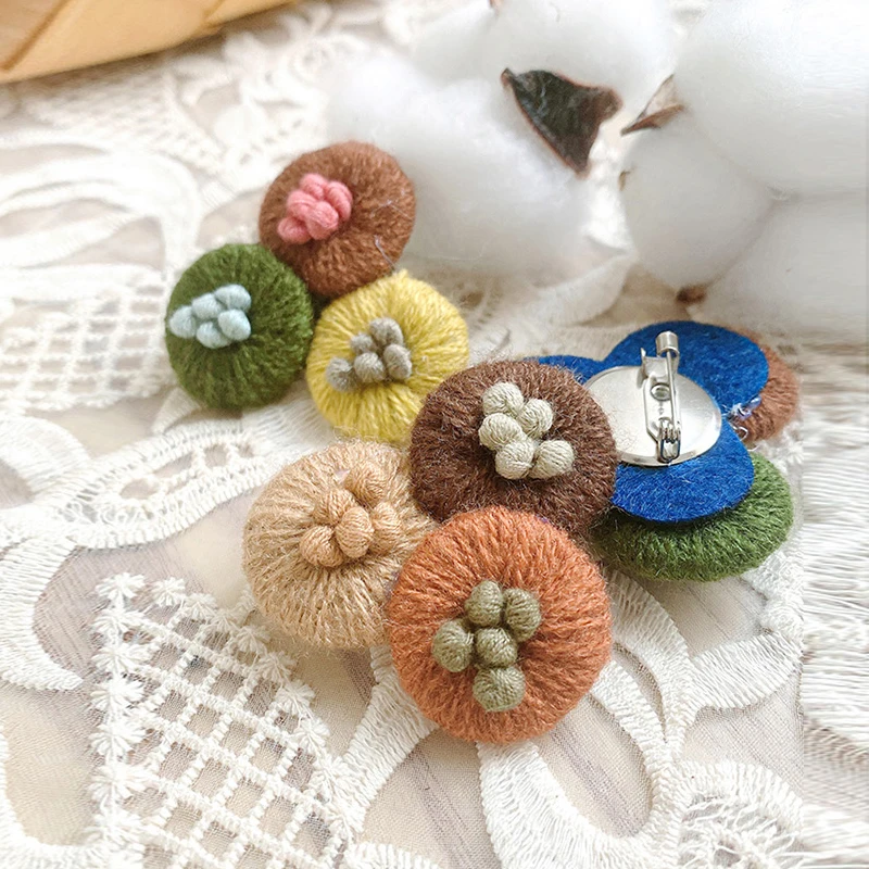 Johnature 2024 New Mori Brooch Accessory All Match Vintage Handmade Crochet Simple Women Clothing Brooch