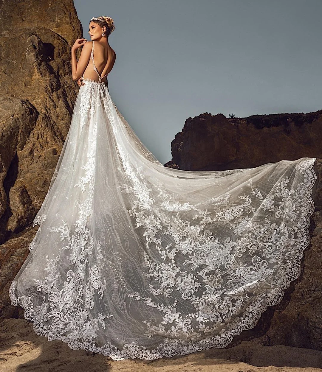 

Custom 2025 Elegant Lady's Wedding Dress with Large Skirt Deep V-neck Lace Embellishment Shiny Sequins And Pleated Trim