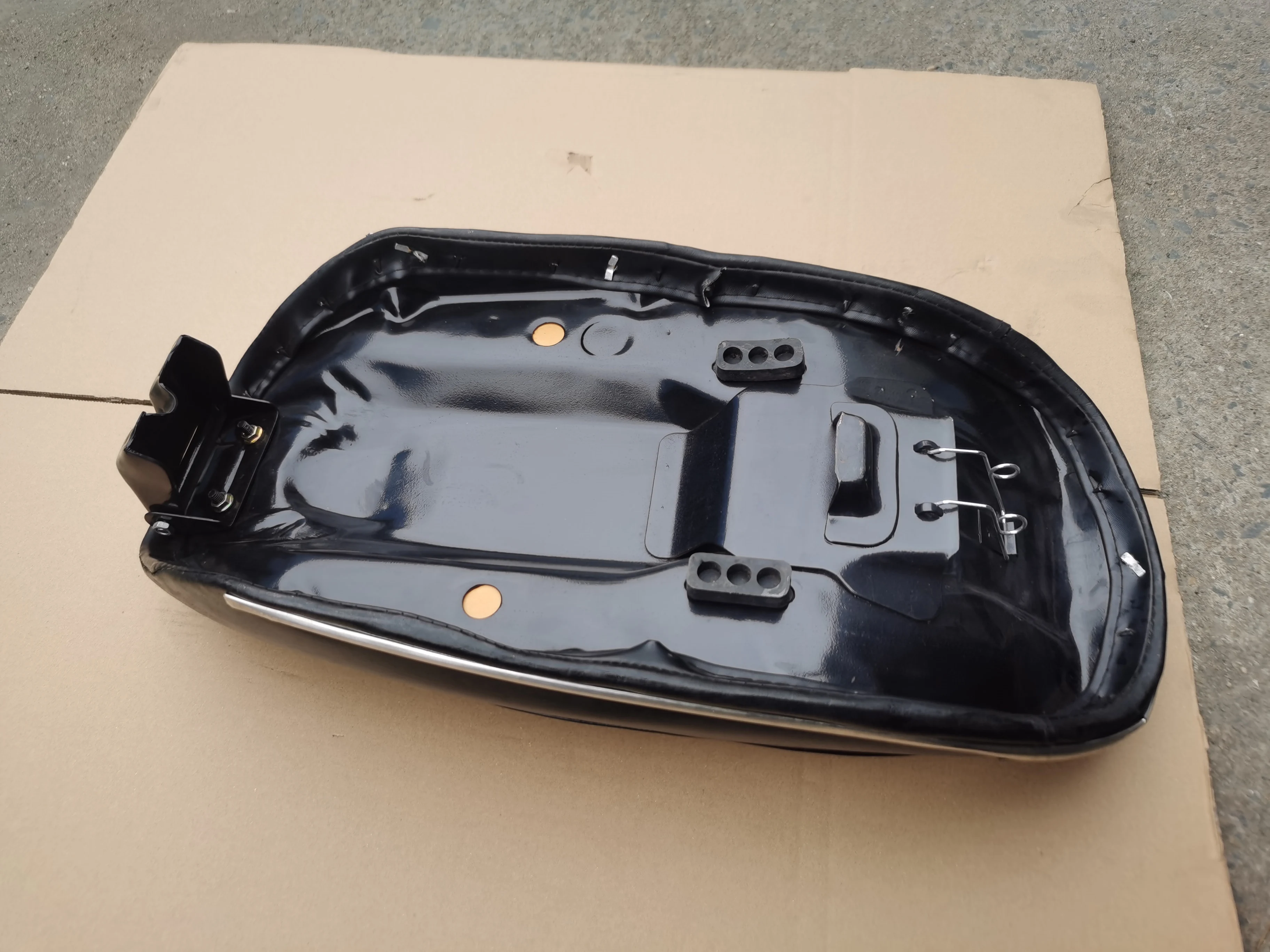Honda CT70 Trail 70 Dax ST70 ST 1974-1976 Complete Saddle Seat Reproduction Stock Not New
