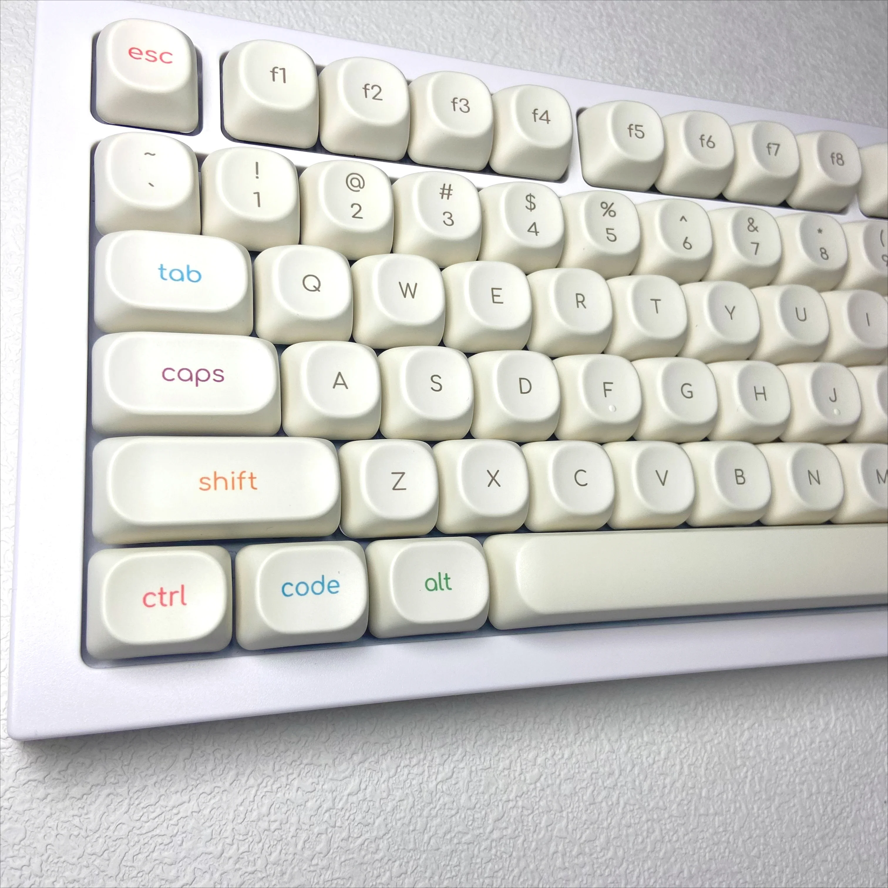 كريم الفاكهة الملونة الأبيض PBT كيكابس MOA الشخصي شخصية تخصيص قبعات المفاتيح مجموعة للوحة المفاتيح الميكانيكية الألعاب لطيف Keycap