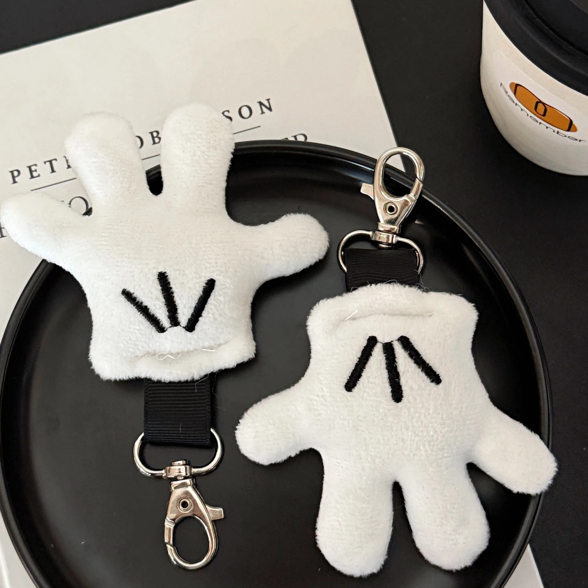 

1/2 Pcs Creative And Wonderful Plush Glove Pendant Cute Keychain Bag Decoration Pendant