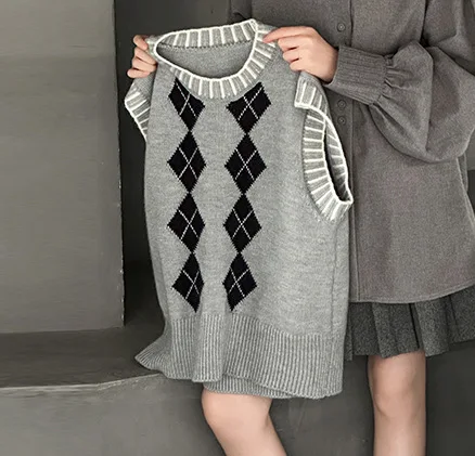 

Осенний жилет для девочек, новинка 2023 года, корейский модный повседневный вязаный жилет без рукавов в клетку в консервативном стиле для детей-подростков, весна