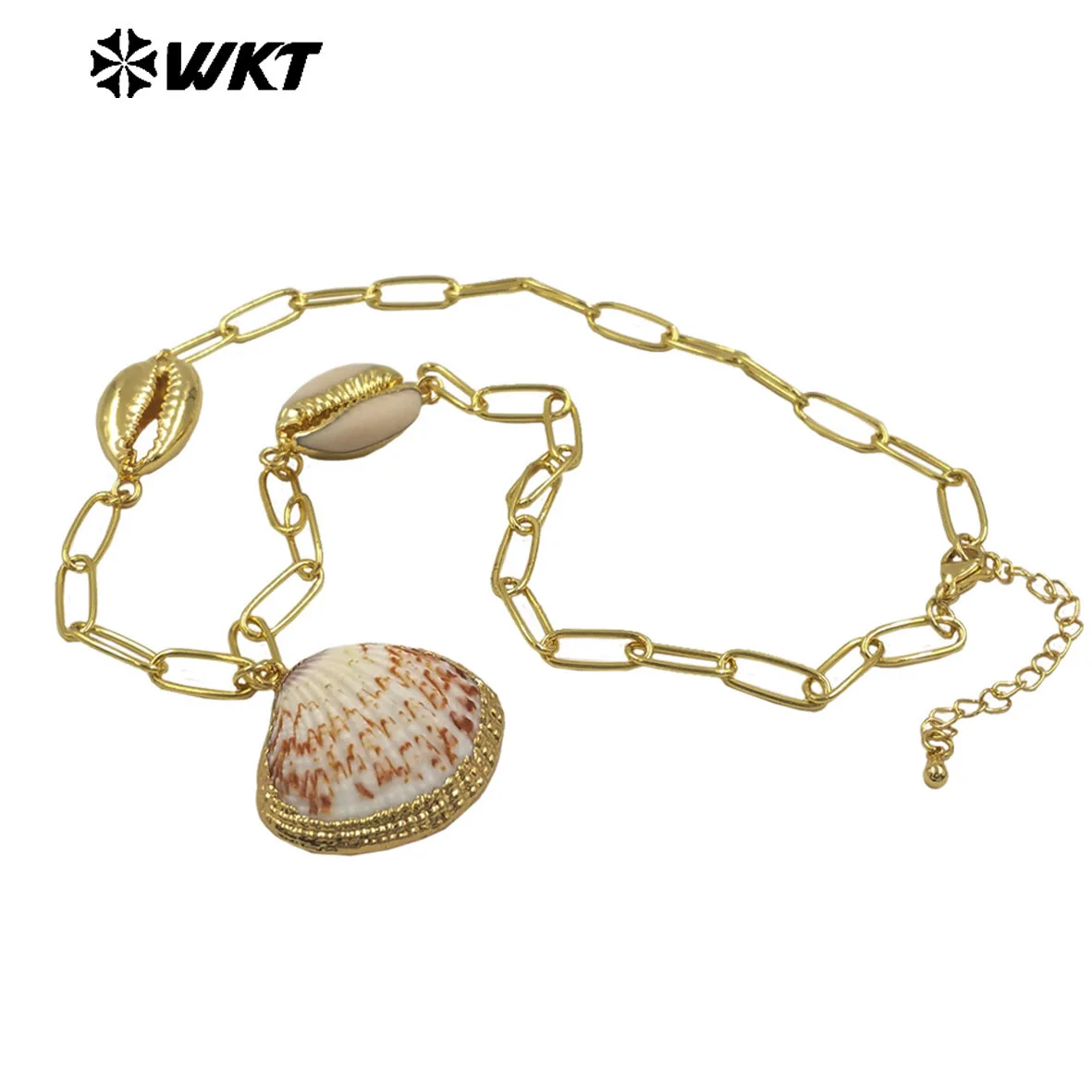 WT-JN318 Wonderful Design Natural Shell Necklace One Big And Two Samll Charms With Gold Plated Chain Women Fashion Jewelry