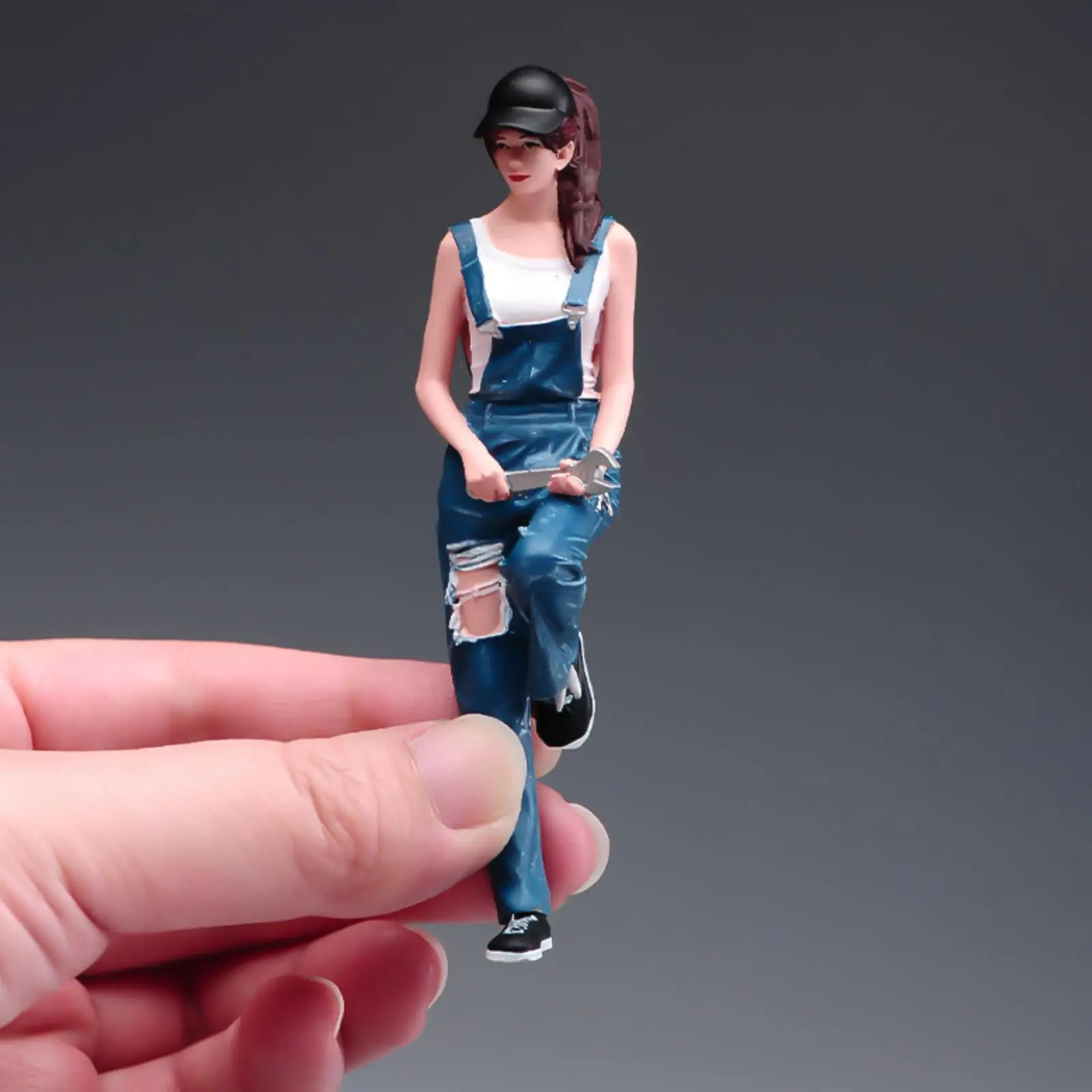 modelo-de-mecanica-en-miniatura-1-18-chica-con-overol-juego-de-roles-realista-en-3d