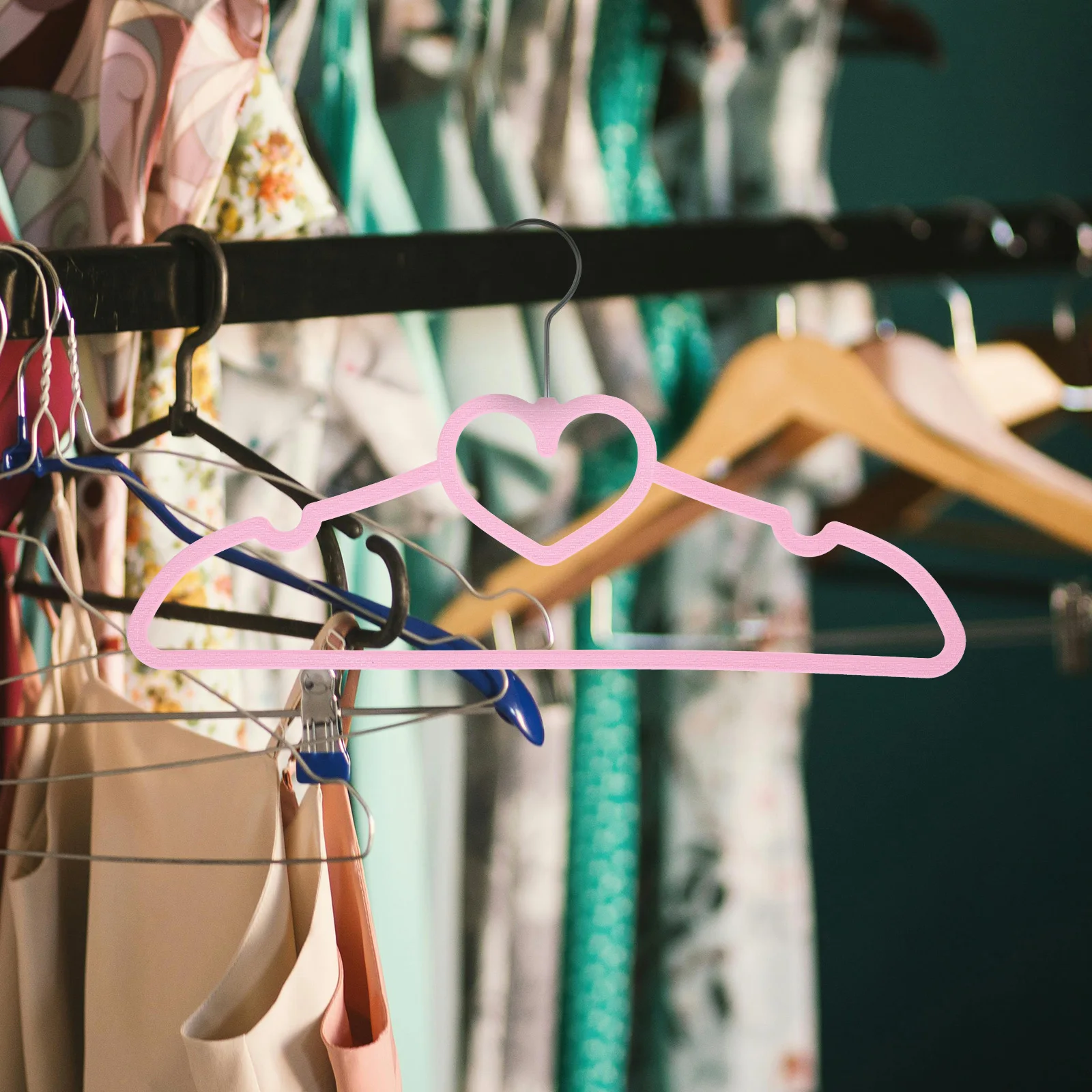 

20Pcs Heart Shape Clothes Hanger Plastic Non-Slip Coat Hangers Pink for Home Laundry Closet Adult Clothing Organization