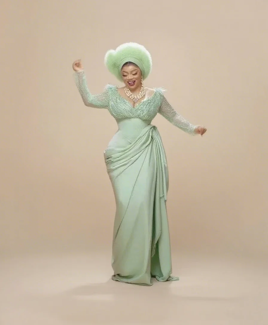 فساتين حفلة موسيقية فاخرة من الريش الأخضر مطرز رداء السهرة بأكمام طويلة فساتين سهرة حورية البحر حسب الطلب
