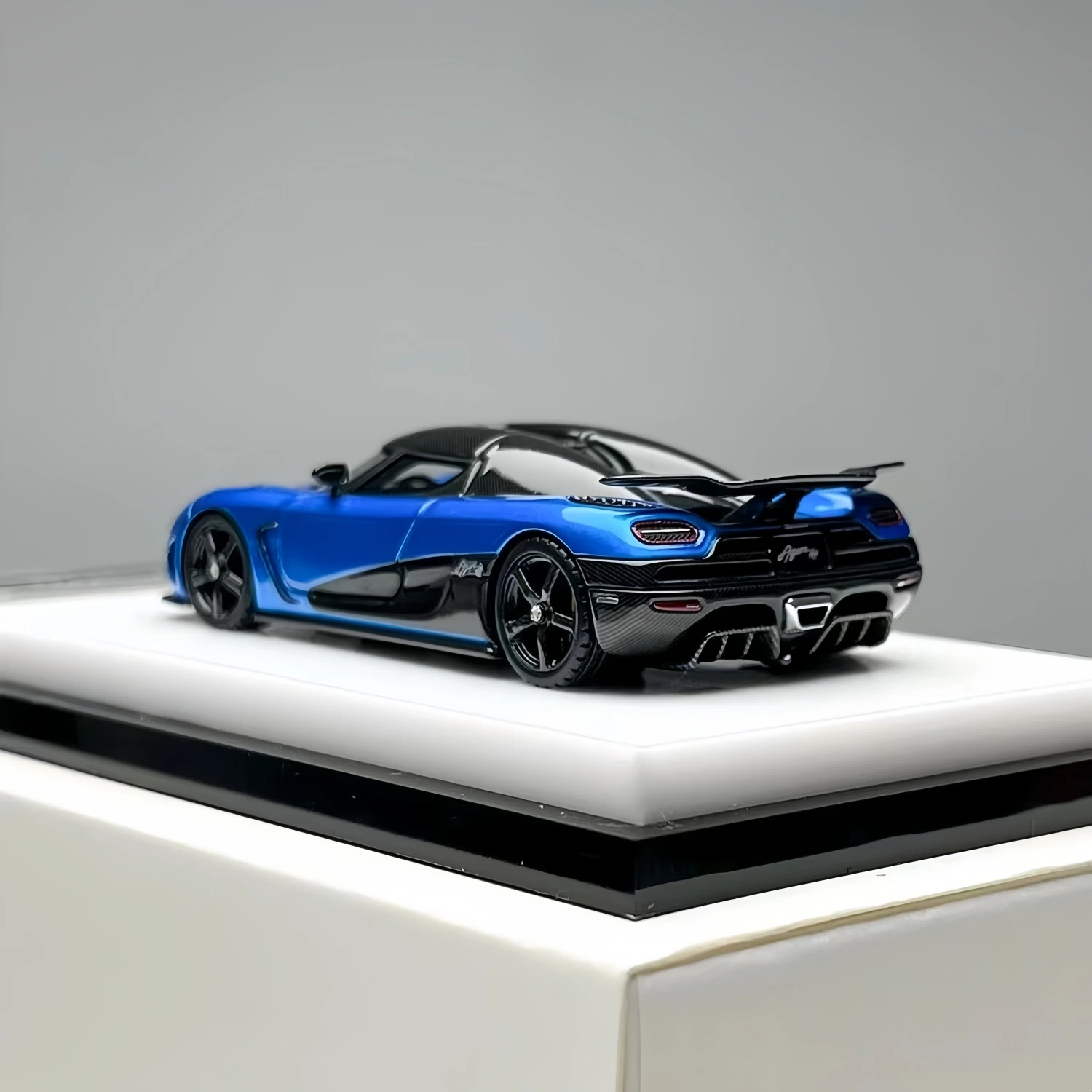 Modelo de Carro em Resina VMB 1:64 Agera HH