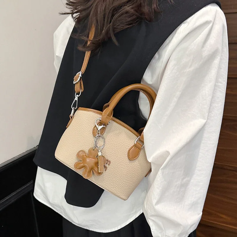 حقيبة يد جلدية أنيقة بتصميم كلاسيكي للنساء مع لون سادة وبسيط وتصميم عصري وحقيبة يد كروس فاخرة #6