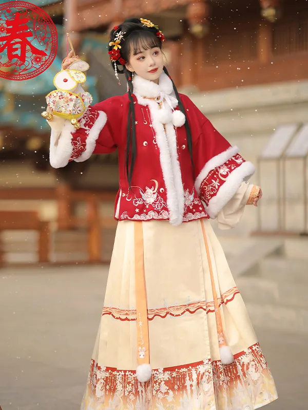 Women in Han and Tang Dynasty[Yao Rabbit]Ming style embroidered half arm draped jacket and horse face skirt set for New Year's