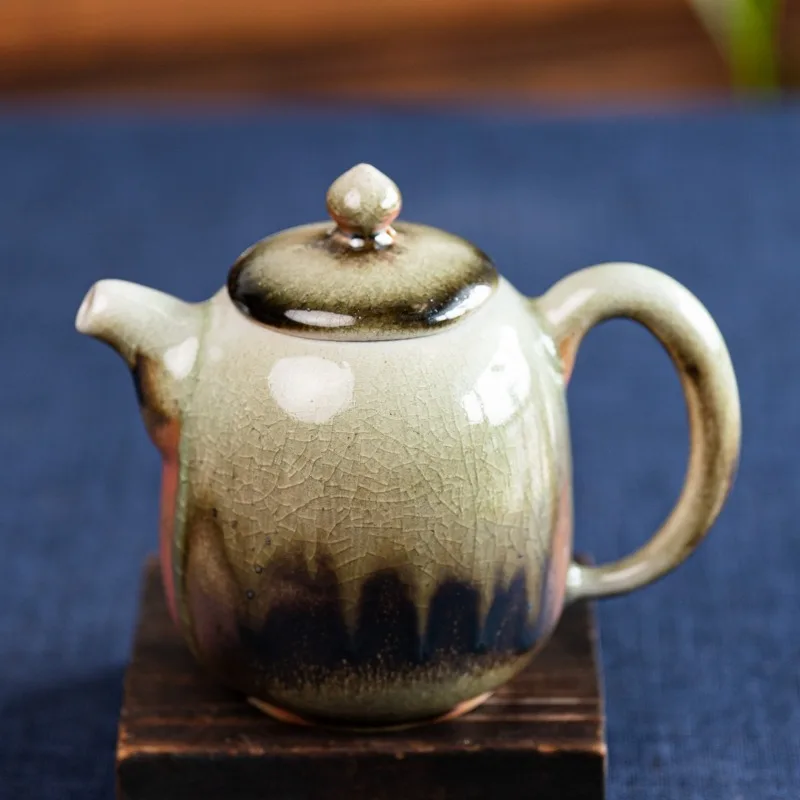 

Глиняный горшок из неокрашенной целадонской глины для дров